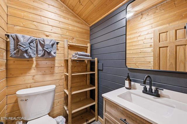 707 Maple Court, Gatlinburg, TN 37738