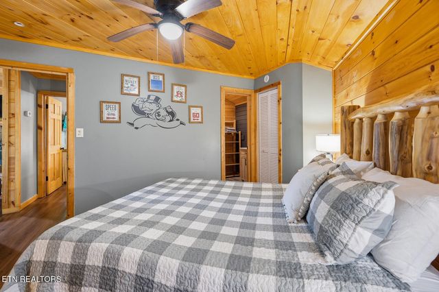 707 Maple Court, Gatlinburg, TN 37738