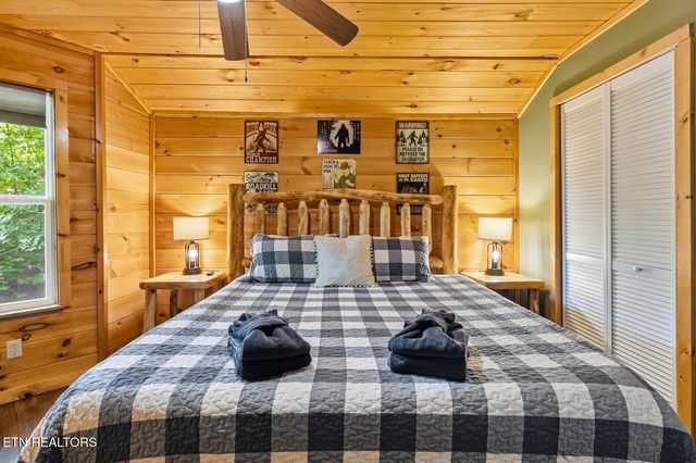 707 Maple Court, Gatlinburg, TN 37738