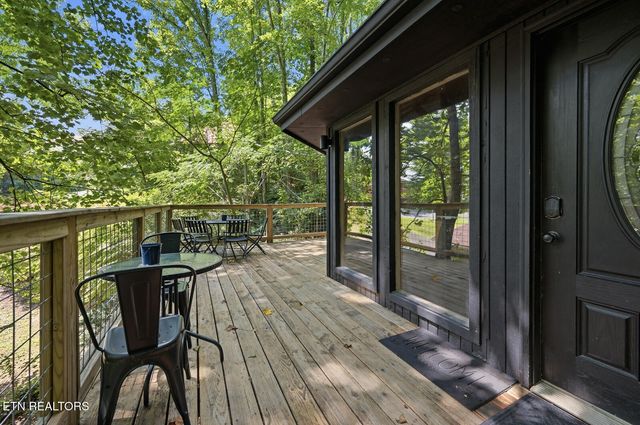 707 Maple Court, Gatlinburg, TN 37738