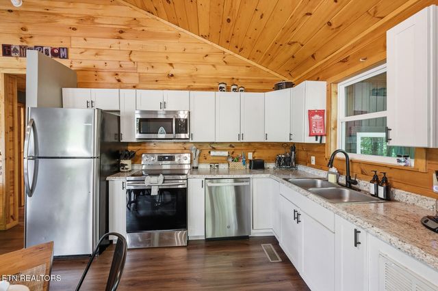 707 Maple Court, Gatlinburg, TN 37738