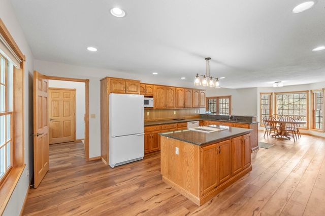 112 Winding Ridge Road, Denver, IA 50622