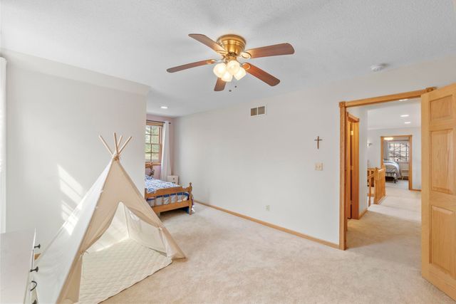 112 Winding Ridge Road, Denver, IA 50622