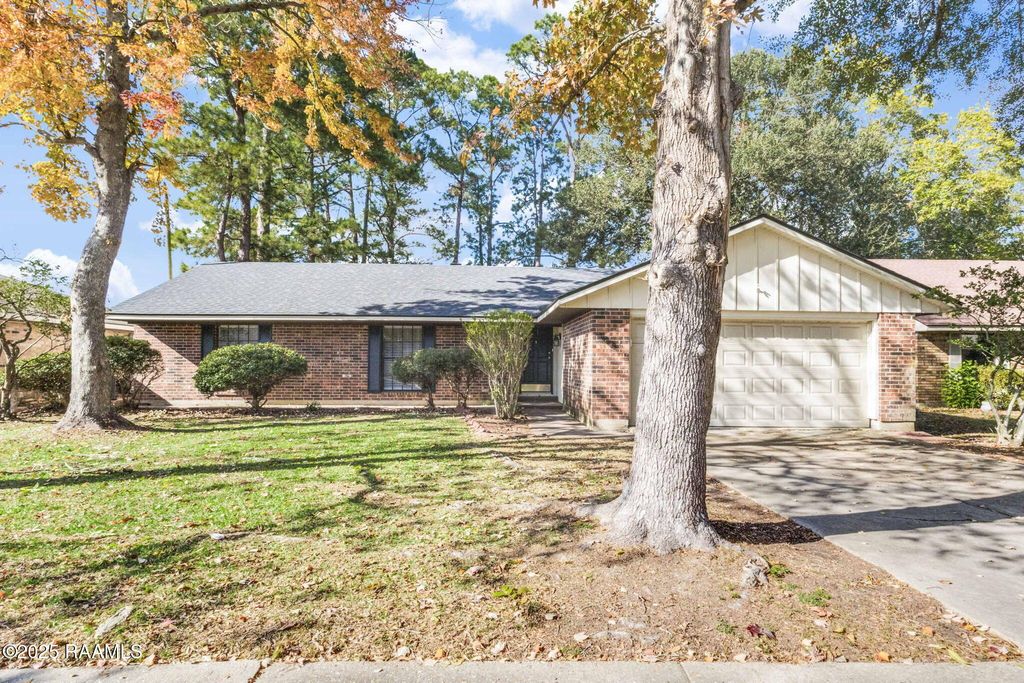 103 Pinion Circle, Lafayette, LA 70508