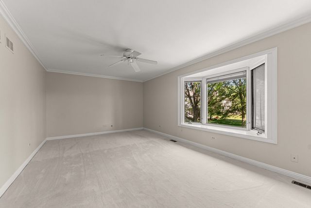 1093 Poplar Court, Lake Zurich, IL 60047