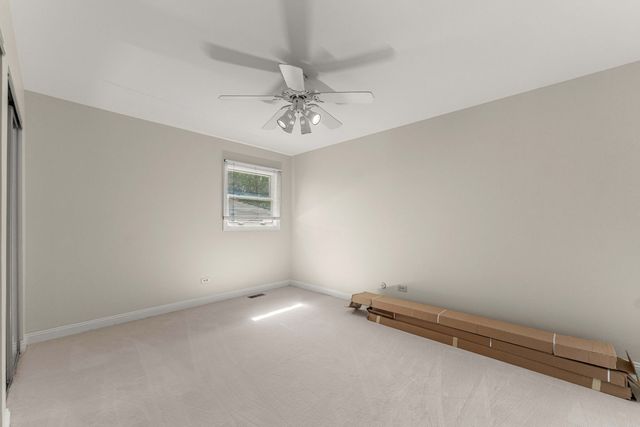 1093 Poplar Court, Lake Zurich, IL 60047