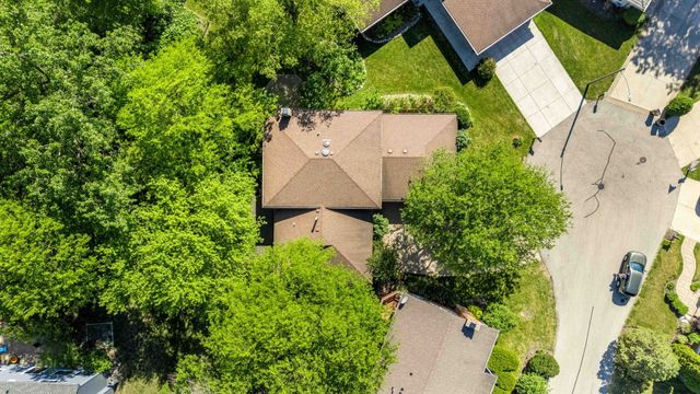 1093 Poplar Court, Lake Zurich, IL 60047