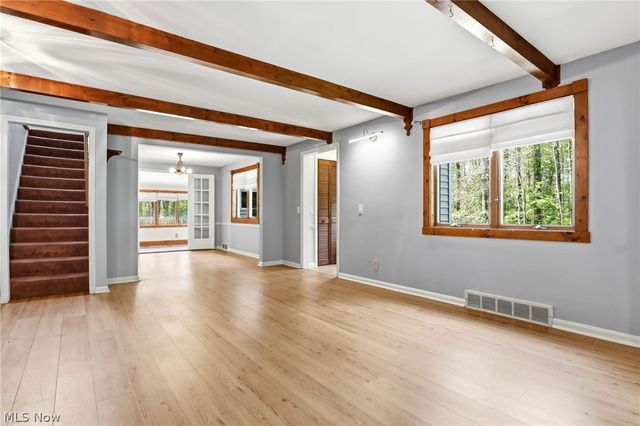 8977 Cedar Road, Chesterland, OH 44026