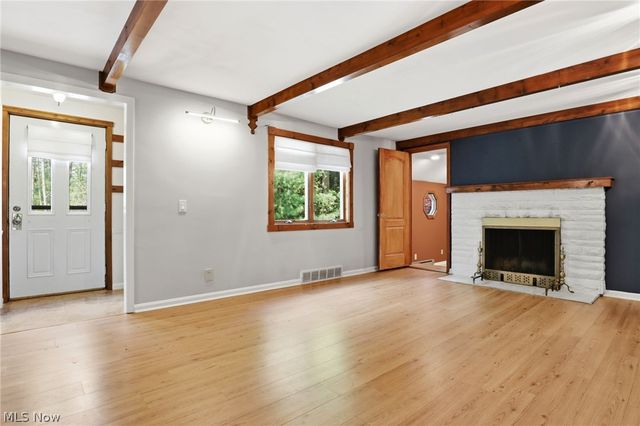8977 Cedar Road, Chesterland, OH 44026