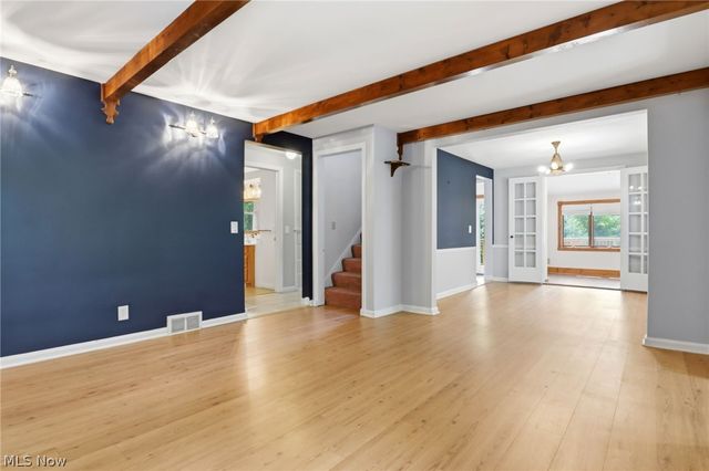 8977 Cedar Road, Chesterland, OH 44026