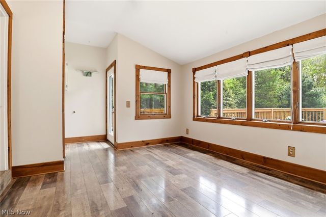 8977 Cedar Road, Chesterland, OH 44026