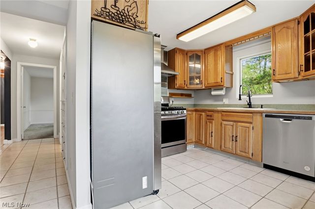 8977 Cedar Road, Chesterland, OH 44026
