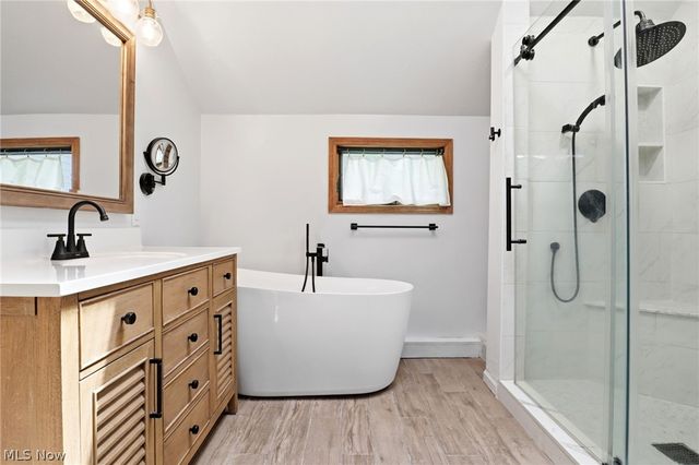 8977 Cedar Road, Chesterland, OH 44026