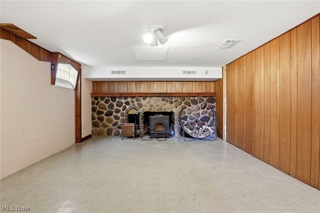 8977 Cedar Road, Chesterland, OH 44026