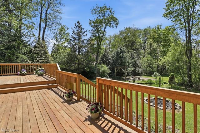 8977 Cedar Road, Chesterland, OH 44026