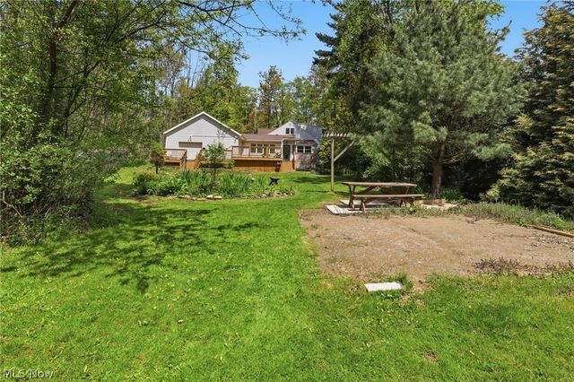 8977 Cedar Road, Chesterland, OH 44026