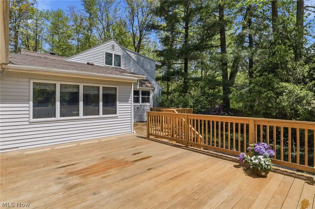 8977 Cedar Road, Chesterland, OH 44026