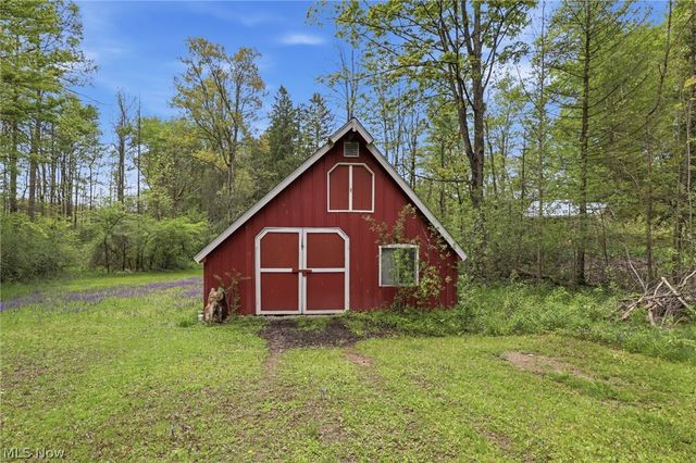 8977 Cedar Road, Chesterland, OH 44026