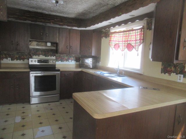 246 Skyline Drive, Highland Mills, NY 10930