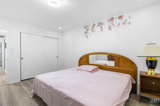 2200 El Portal Drive 14, Bakersfield, CA 93309