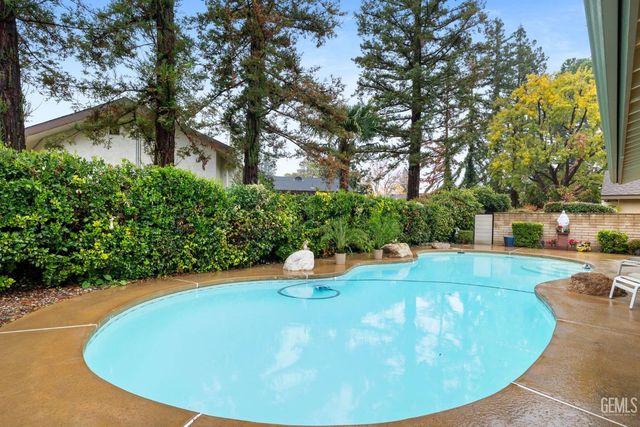 2200 El Portal Drive 14, Bakersfield, CA 93309