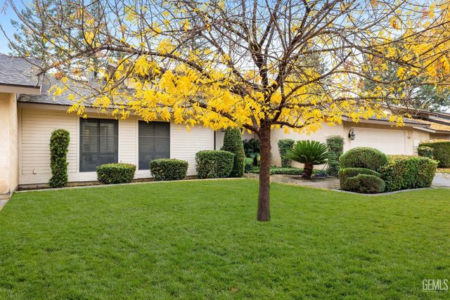 2200 El Portal Drive 14, Bakersfield, CA 93309