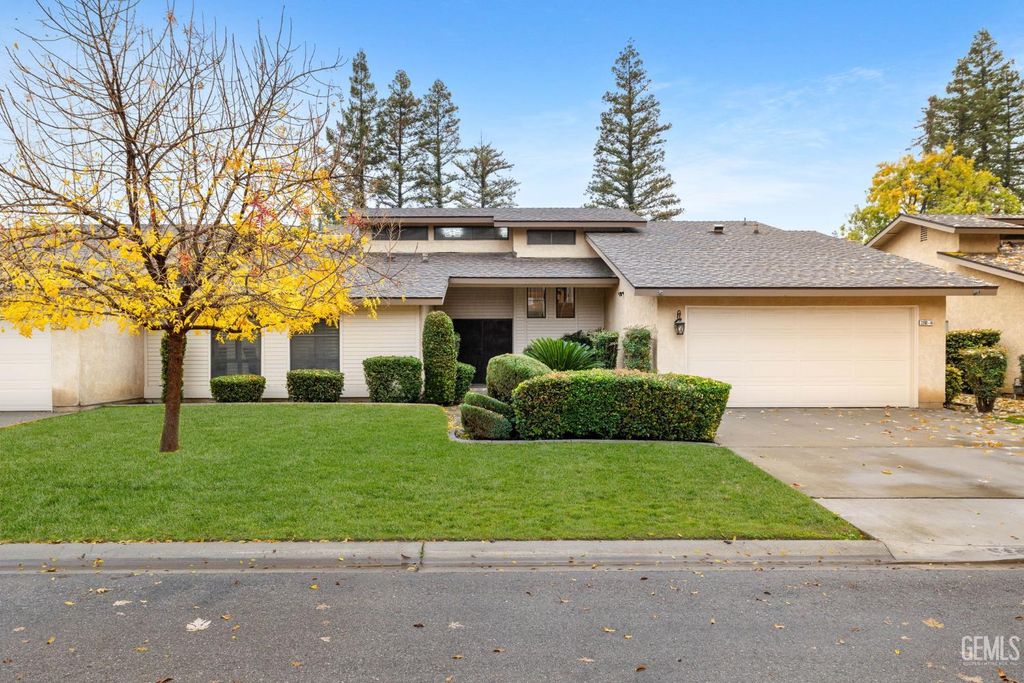 2200 El Portal Drive 14, Bakersfield, CA 93309
