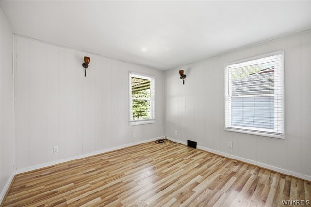 137 Columbia Parkway, West Seneca, NY 14224