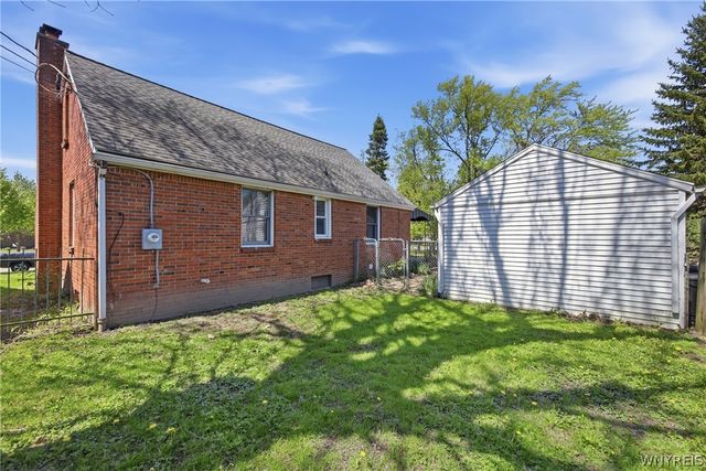 137 Columbia Parkway, West Seneca, NY 14224