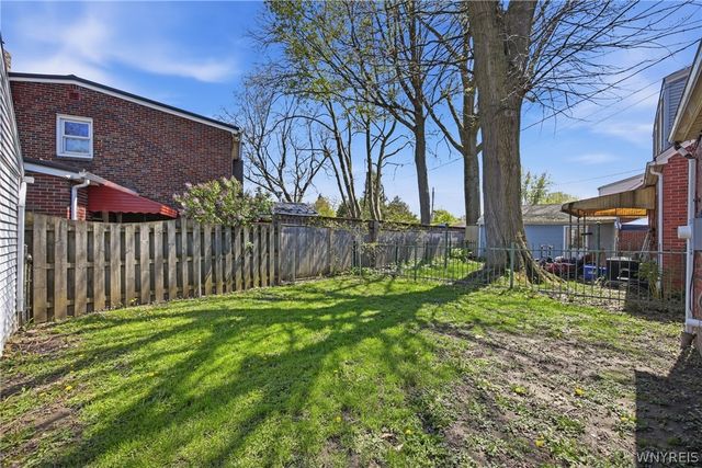 137 Columbia Parkway, West Seneca, NY 14224