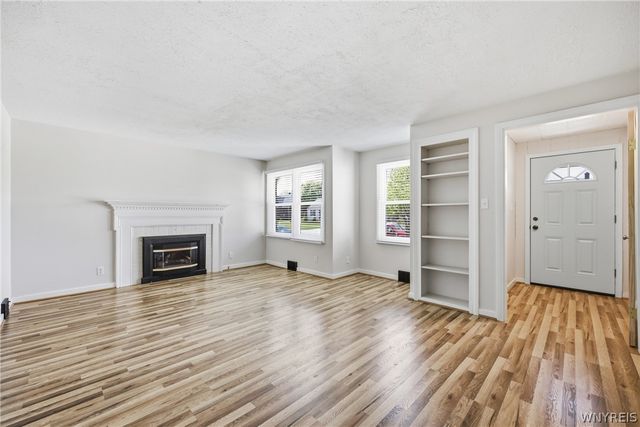 137 Columbia Parkway, West Seneca, NY 14224