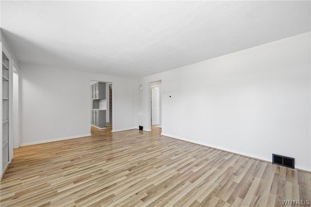 137 Columbia Parkway, West Seneca, NY 14224