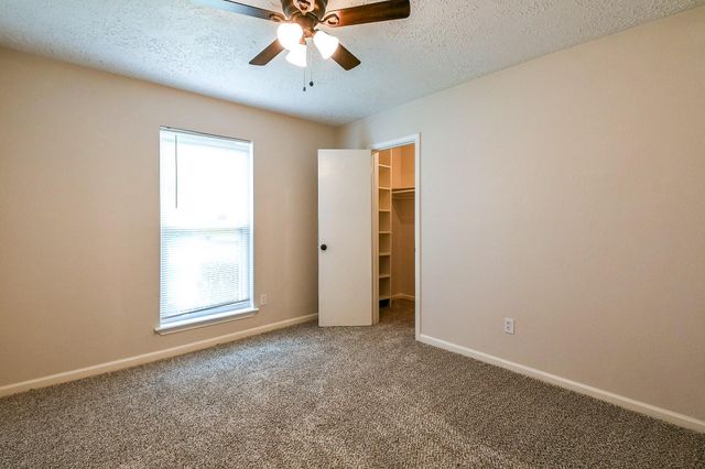 11911 Fallbrook Drive, Houston, TX 77065