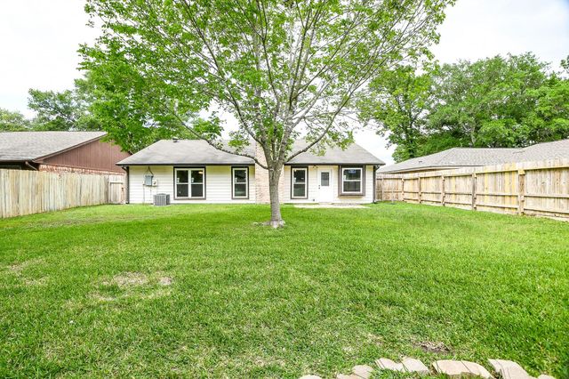 11911 Fallbrook Drive, Houston, TX 77065