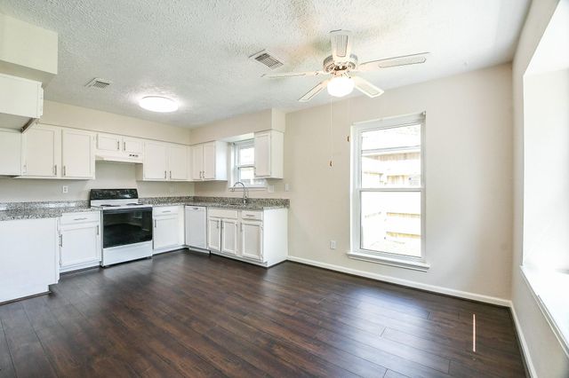 11911 Fallbrook Drive, Houston, TX 77065