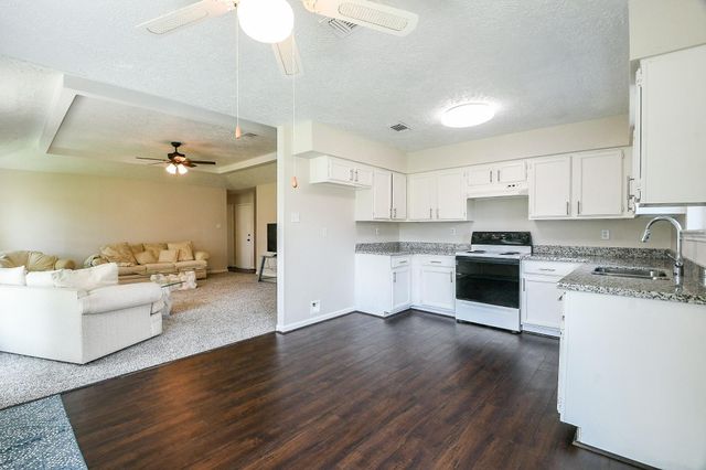 11911 Fallbrook Drive, Houston, TX 77065