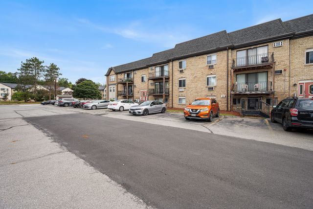 347 Pawtucket Blvd 3, Lowell, MA 01854