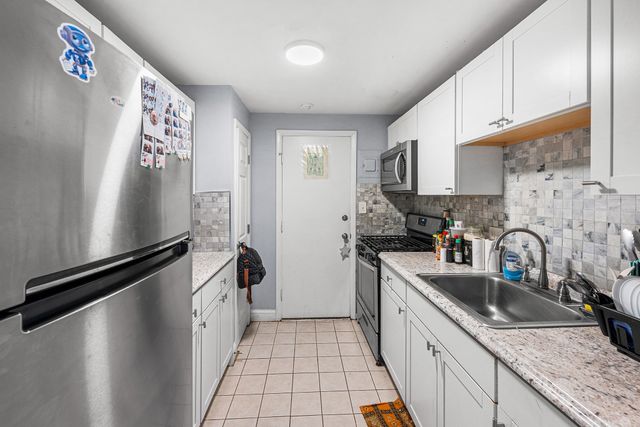 347 Pawtucket Blvd 3, Lowell, MA 01854