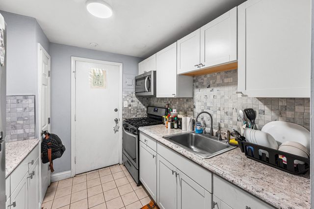 347 Pawtucket Blvd 3, Lowell, MA 01854
