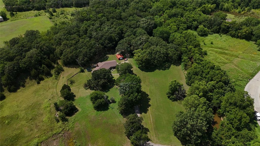 2007 N Milt Phillips Avenue, Seminole, OK 74868