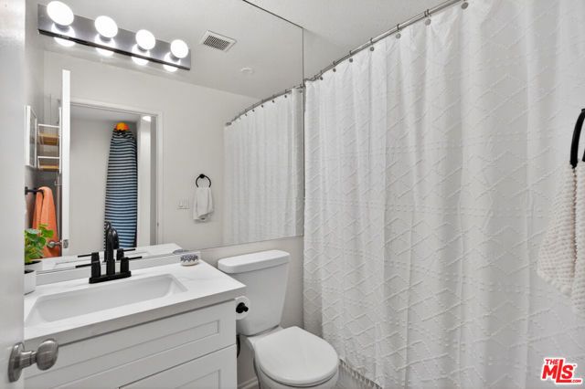 9313 National Boulevard 204, Los Angeles, CA 90034