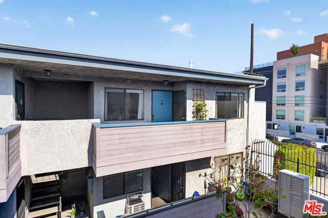 9313 National Boulevard 204, Los Angeles, CA 90034