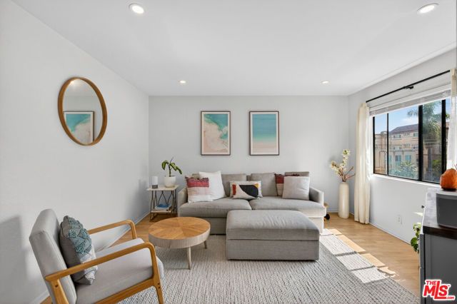 9313 National Boulevard 204, Los Angeles, CA 90034
