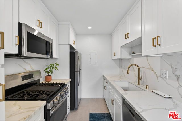 9313 National Boulevard 204, Los Angeles, CA 90034