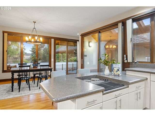 11220 Nw RIDGE Rd, Portland, OR 97229