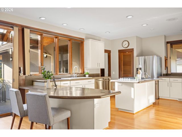 11220 Nw RIDGE Rd, Portland, OR 97229