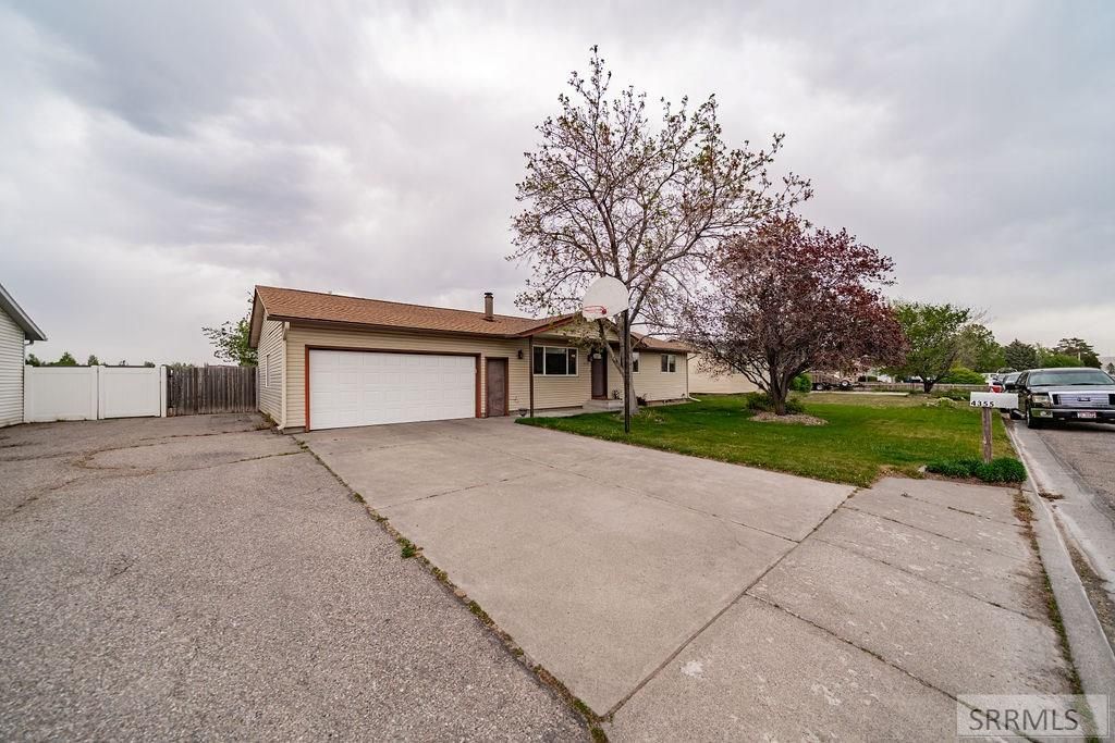 Image 6 of property listing at 4355 Greenwillow Lane, Idaho Falls, ID 83401