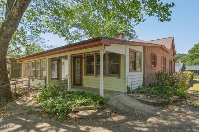 329 S Barbour Street, Clayton, NC 27520