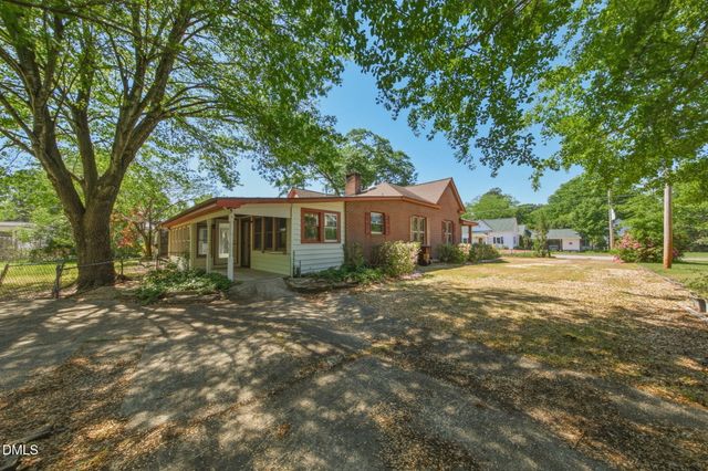 329 S Barbour Street, Clayton, NC 27520