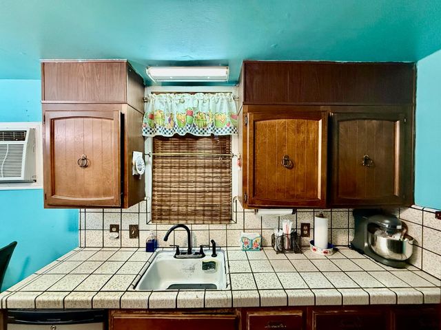 1215 Kingsley Ave, Stockton, CA 95203